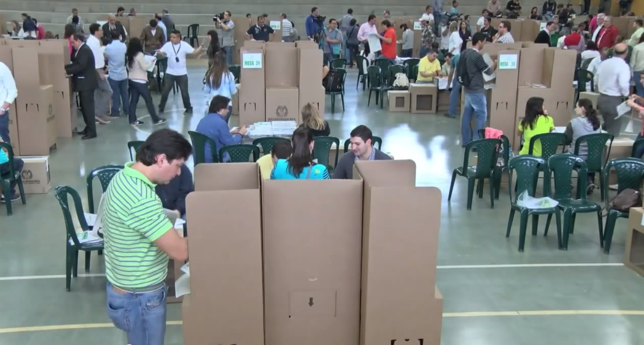 ÁLVARO URIBE, LE GRAND GAGNANT DES LÉGISLATIVES EN COLOMBIE